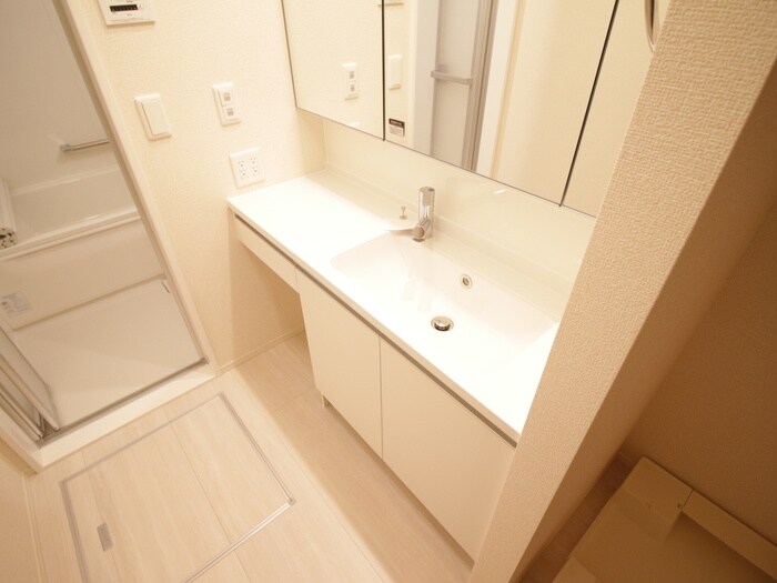 ワン　ウェーブ霞ヶ丘の物件内観写真