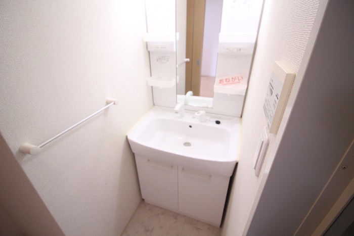 シャン・ド・フル－ルⅢ番館の物件内観写真