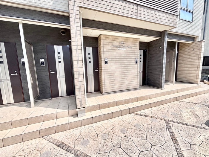 シャン・ド・フル－ルⅢ番館の物件外観写真