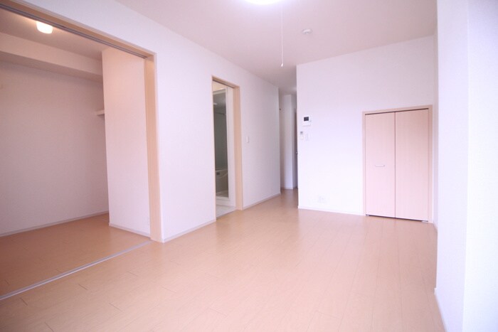 シャン・ド・フル－ルⅢ番館の物件内観写真