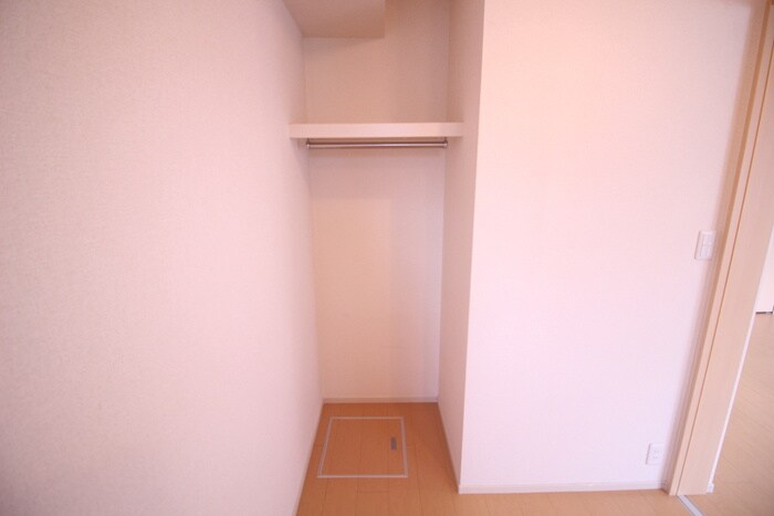 シャン・ド・フル－ルⅢ番館の物件内観写真