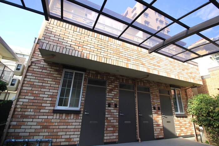 ヴァレンティア西宮北口の物件外観写真