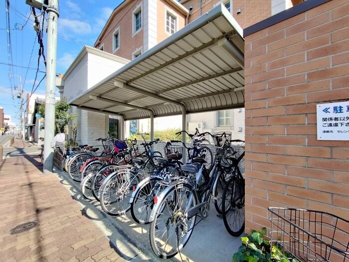 セレンディピティプレシャスの物件外観写真