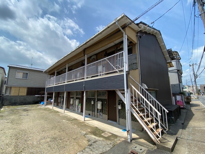 さつきマンションの物件外観写真