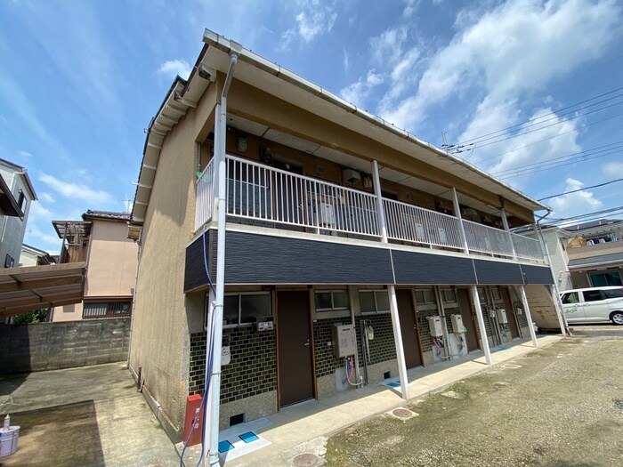 さつきマンションの物件外観写真