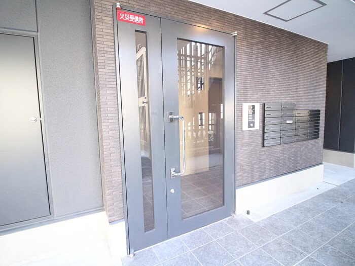 アムール八尾本町の物件外観写真