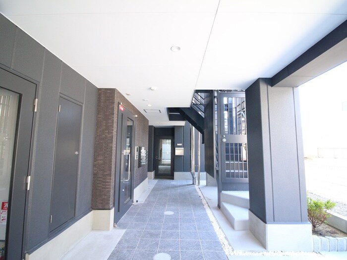 アムール八尾本町の物件外観写真