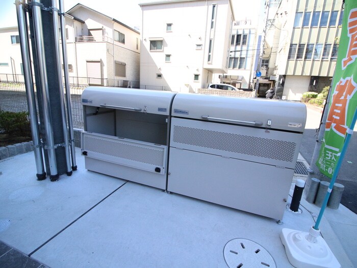 アムール八尾本町の物件外観写真