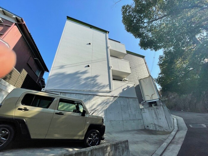 モダンアパートメント枚方上之町の物件外観写真