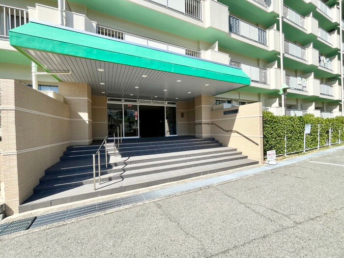 パレス朝霧ヶ丘（３０５）の物件外観写真