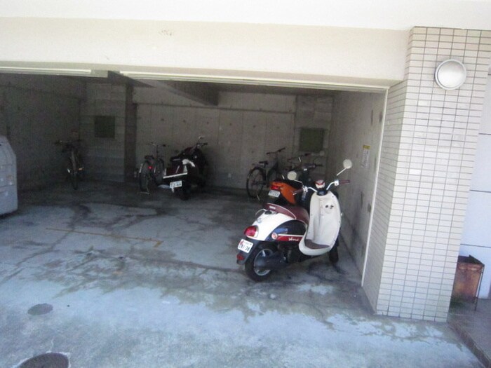 吉富ビル日の出プラザ１号館の物件外観写真