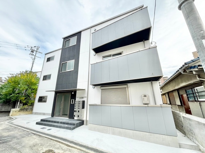 オガールコートナカモズの物件外観写真