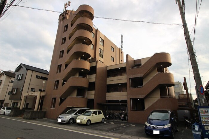 シャルレ8番館の物件外観写真