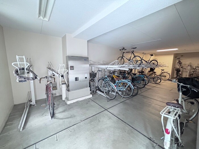 ﾌﾟﾚｻﾝｽ京都四条烏丸ｸﾛｽ(１０３)の物件外観写真