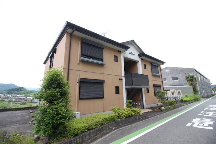 メゾン・ド･ソレイユの物件外観写真