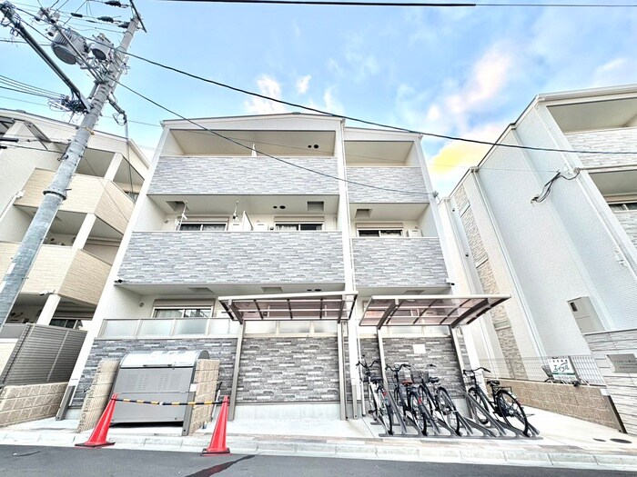 クリエオーレ菱江Ⅲの物件外観写真