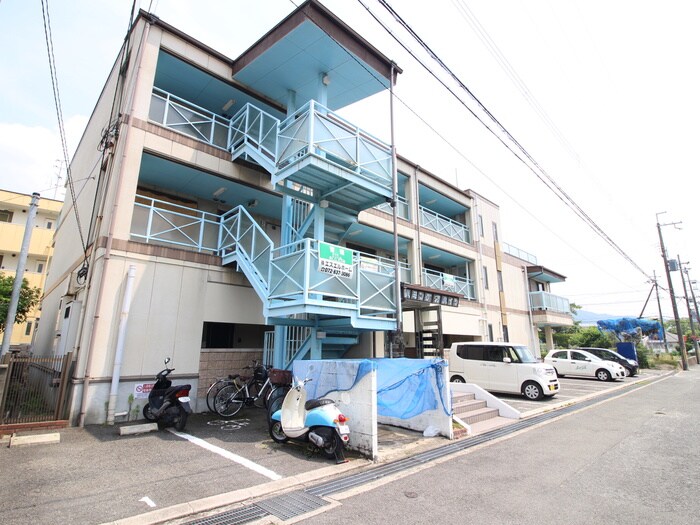 ハミングハイツの物件外観写真