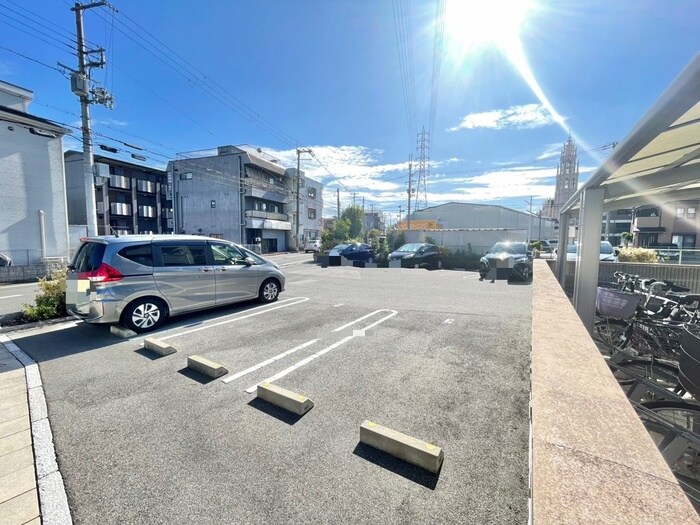 ファミーユ深井の物件外観写真