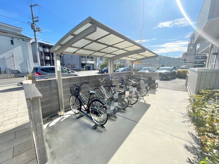 ファミーユ深井の物件外観写真