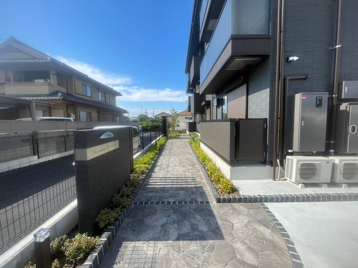 グランヴェールⅥの物件外観写真