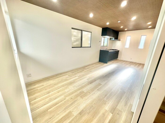 離宮前町1丁目貸家の物件内観写真