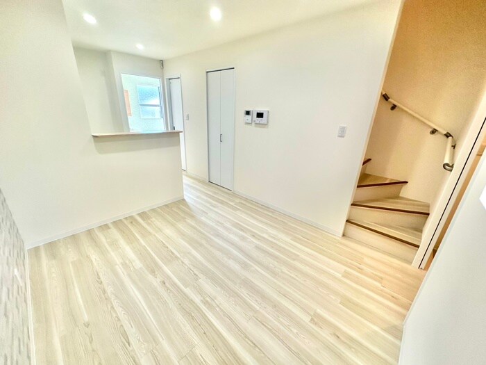 離宮前町1丁目貸家の物件内観写真