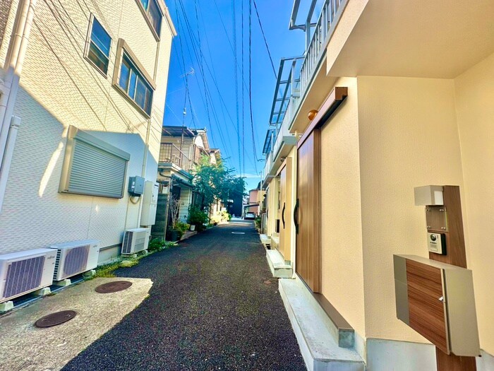 離宮前町1丁目貸家の物件外観写真