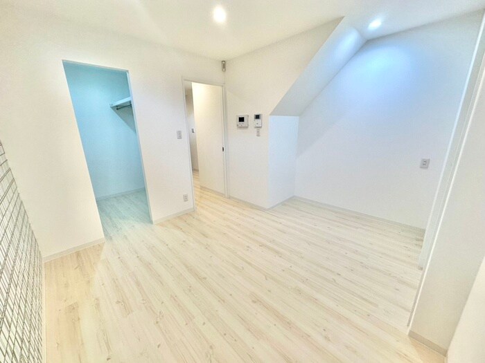 離宮前町1丁目貸家の物件内観写真