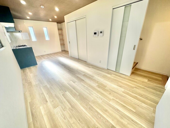 離宮前町1丁目貸家の物件内観写真