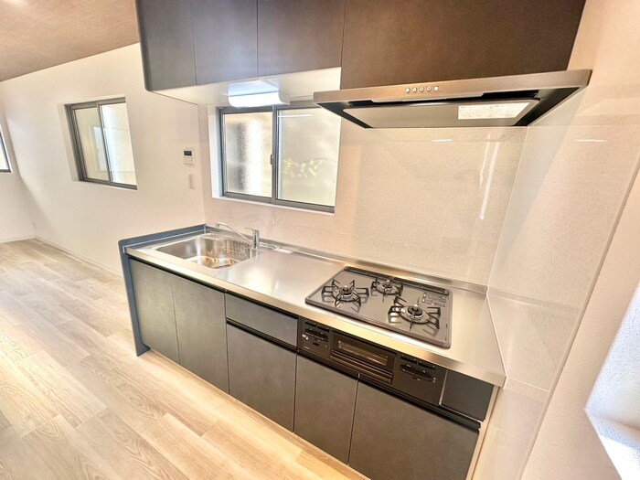 離宮前町1丁目貸家の物件内観写真