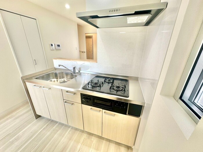 離宮前町1丁目貸家の物件内観写真