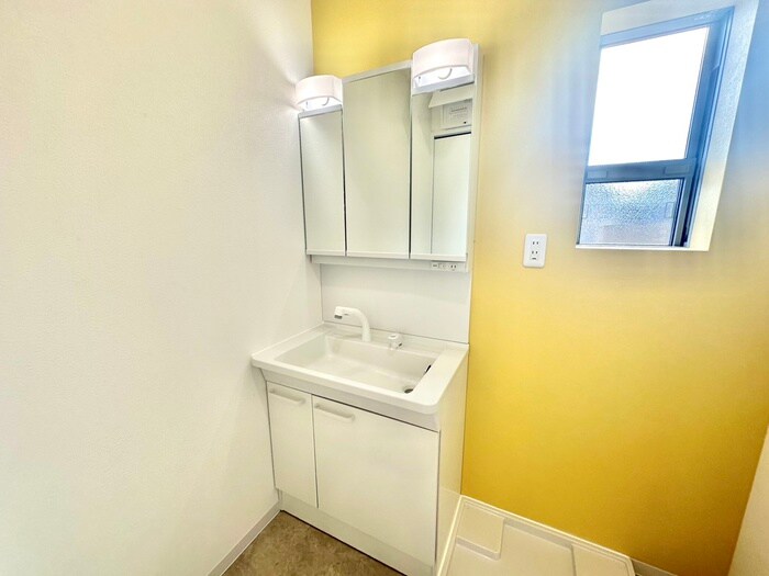 離宮前町1丁目貸家の物件内観写真