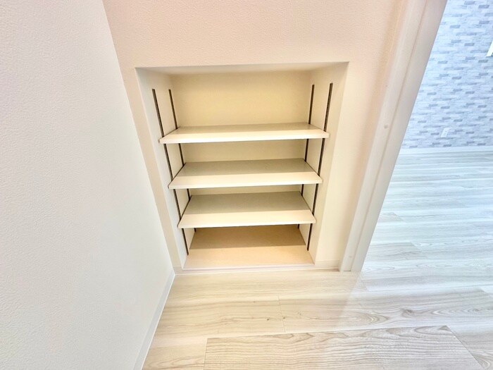 離宮前町1丁目貸家の物件内観写真