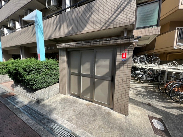 リーガル弁天町(503)の物件外観写真