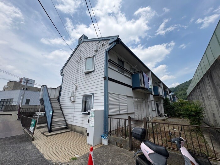 メゾンファミールA棟の物件外観写真