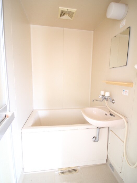 メゾンファミールA棟の物件内観写真