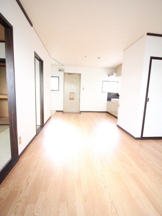 メゾンファミールA棟の物件内観写真