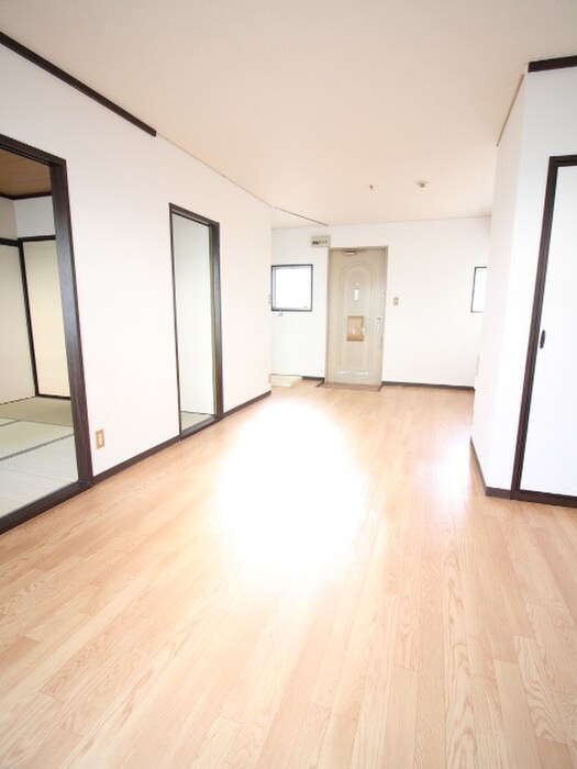 メゾンファミールA棟の物件内観写真