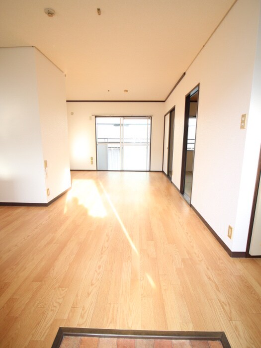 メゾンファミールA棟の物件内観写真