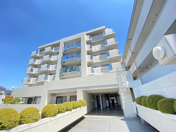 デイスターアベニュー(326)の物件外観写真