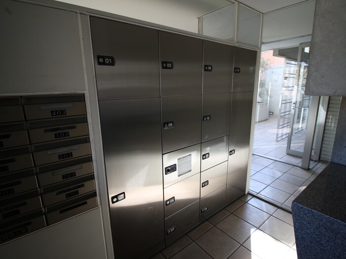 クリヨン岡崎の物件外観写真