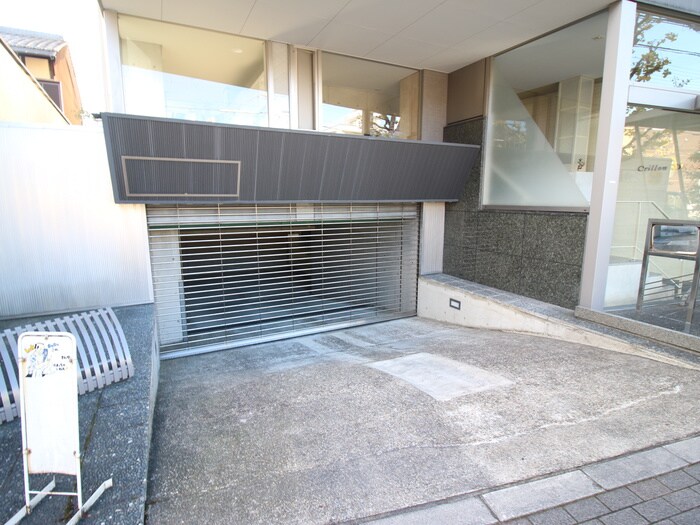 クリヨン岡崎の物件外観写真