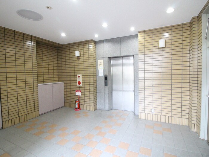 七道駅前マンションの物件外観写真