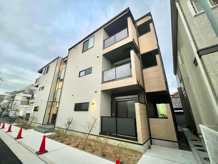 D porta Luchtaの物件外観写真