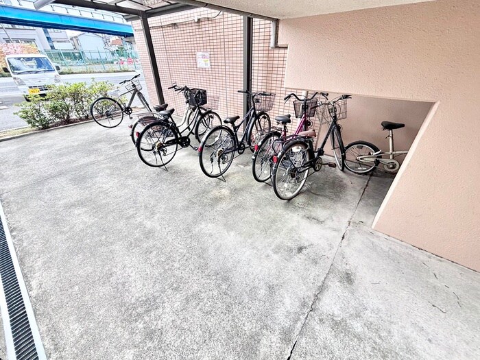 グリュックビルディングの物件外観写真