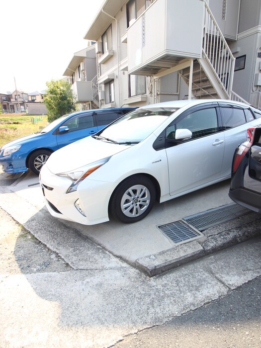 サントス泉ヶ丘の物件外観写真