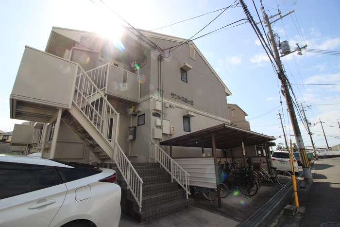 サントス泉ヶ丘の物件外観写真