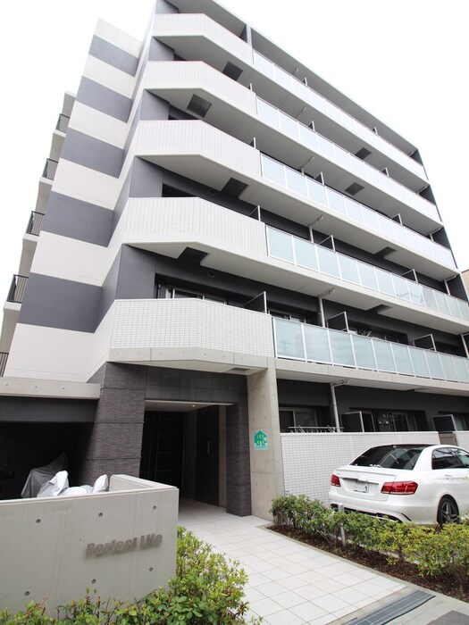 Perfect Life京橋駅前の物件外観写真