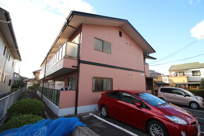 メゾン・ピサンリの物件外観写真