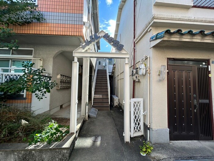 ラックコウベの物件外観写真